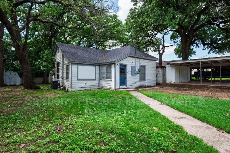 107 Windsor Ct - Photo 2 of 27