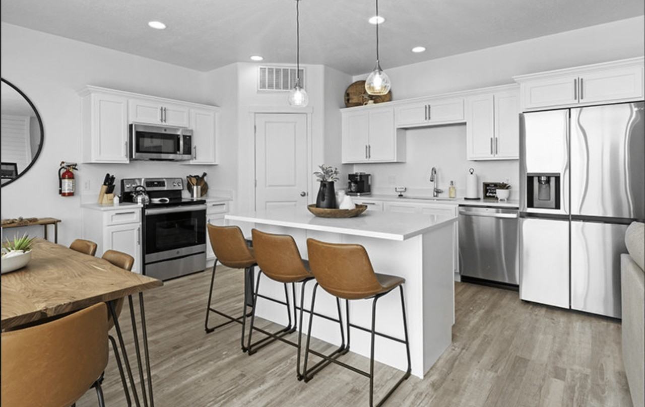 West Lake Townhomes - Photo 5 of 19