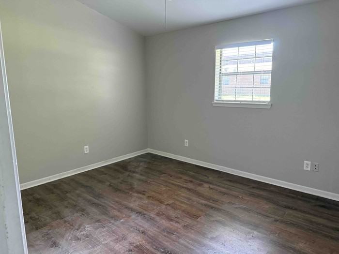 3007 Charlinda St - Photo 2 of 7