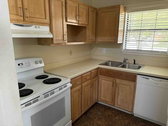3007 Charlinda St - Photo 3 of 7