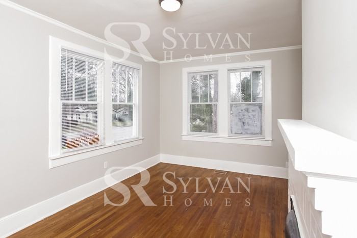 904 Meadow St - Photo 3 of 15