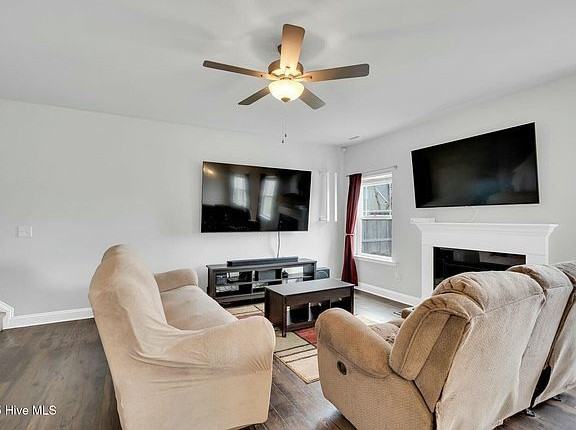 102 Sheffield St - Photo 3 of 6