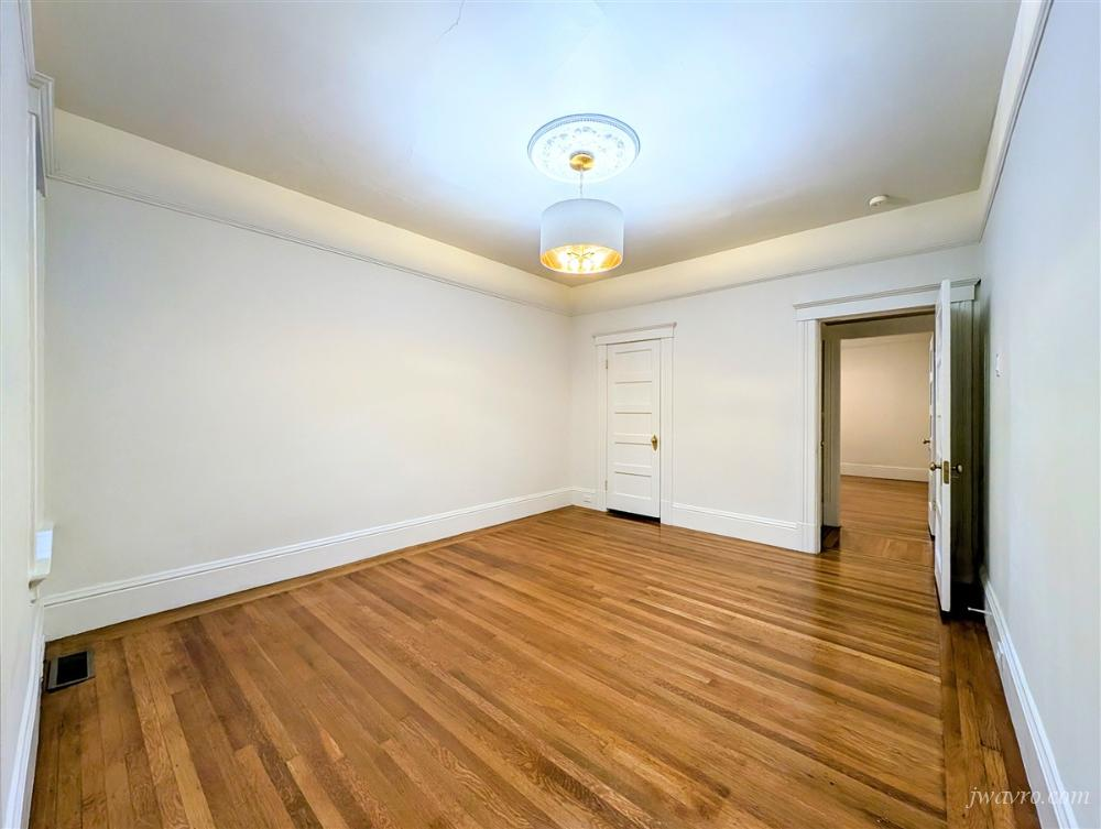 235 Clinton Park - Photo 3 of 18