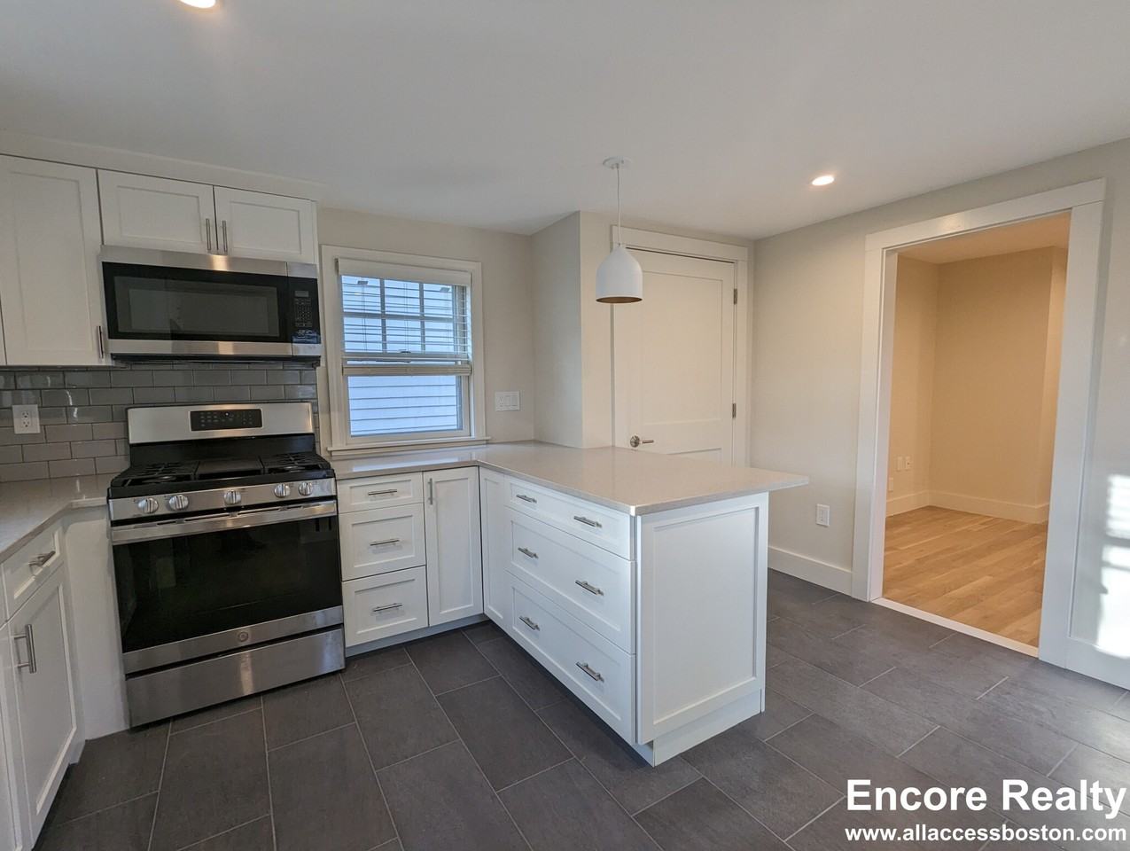 550 Franklin St #NA - Photo 2 of 18