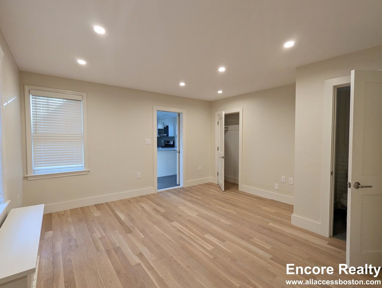 550 Franklin St #NA - Photo 3 of 18