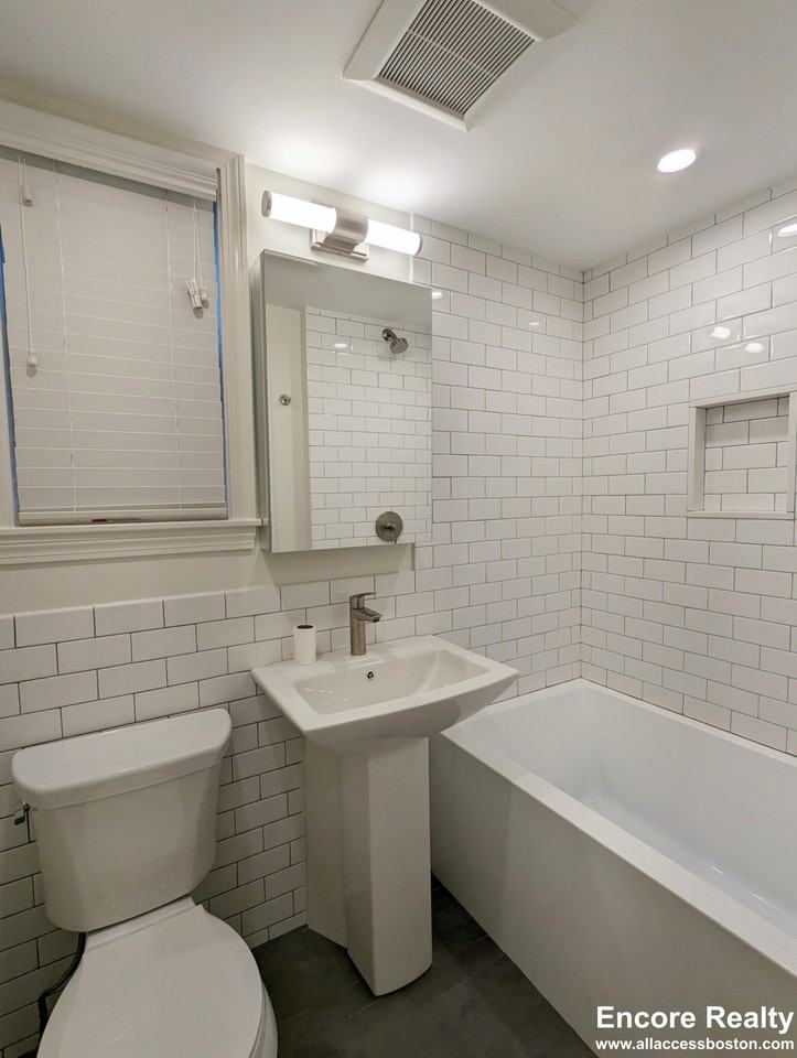 550 Franklin St #NA - Photo 4 of 18