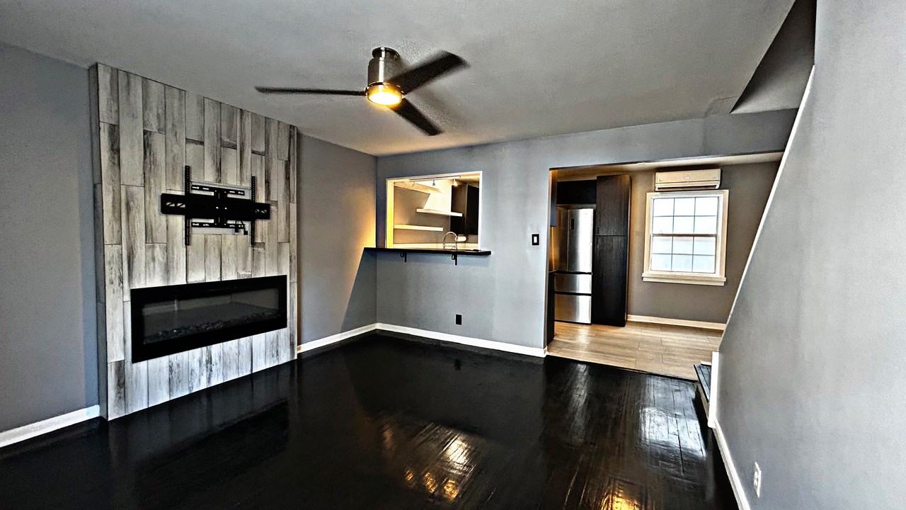 1850 Portsmouth St #D - Photo 2 of 8
