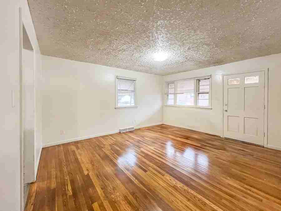 305 S 9th Ave #NA - Photo 6 of 15