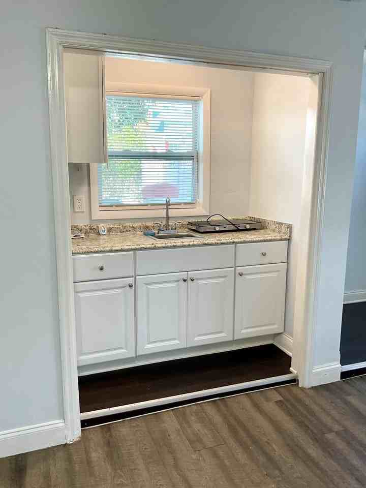 1629 N J St #1 - Photo 5 of 11