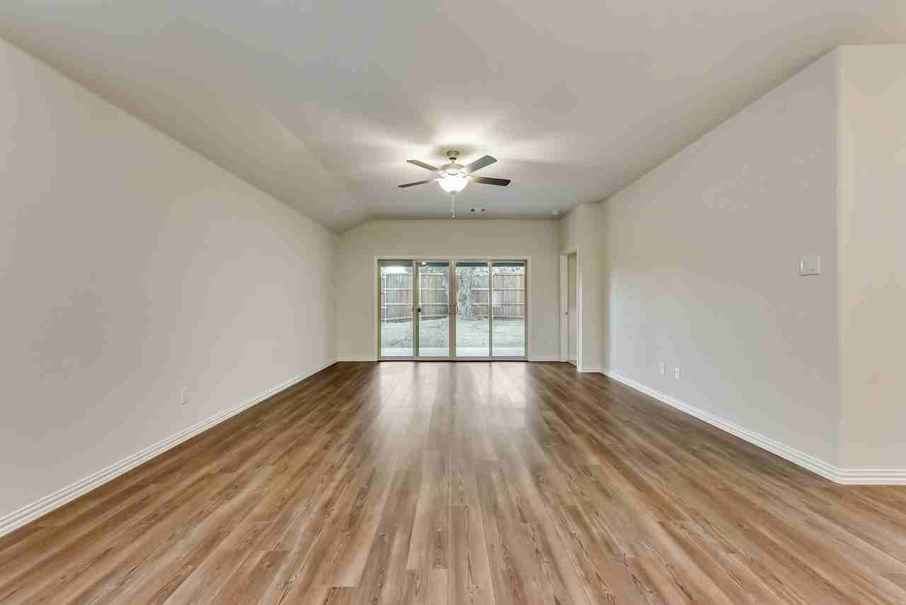 208 Briarwood Ln #NA - Photo 3 of 18