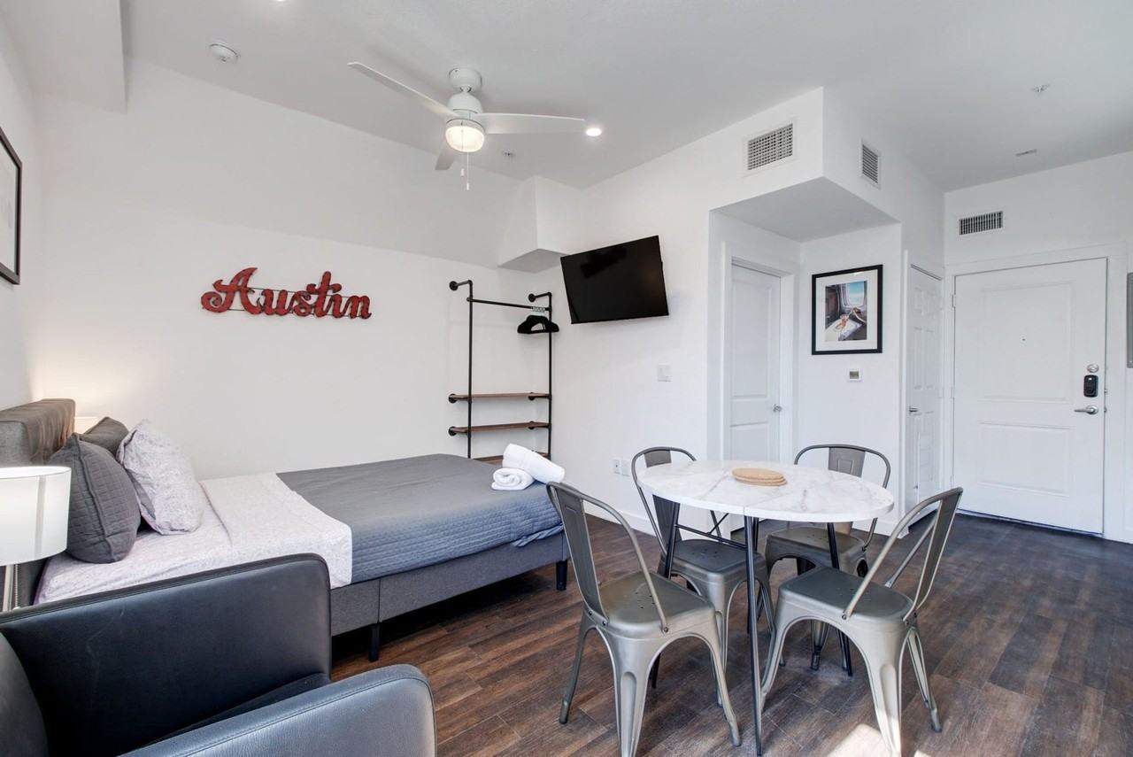 Avia Apartments - Photo 3 of 31