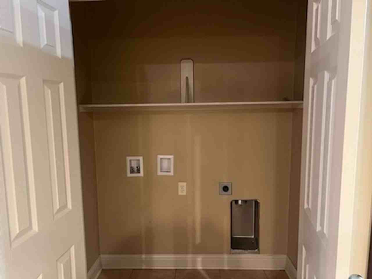 3923 Mobley Cir - Photo 6 of 17