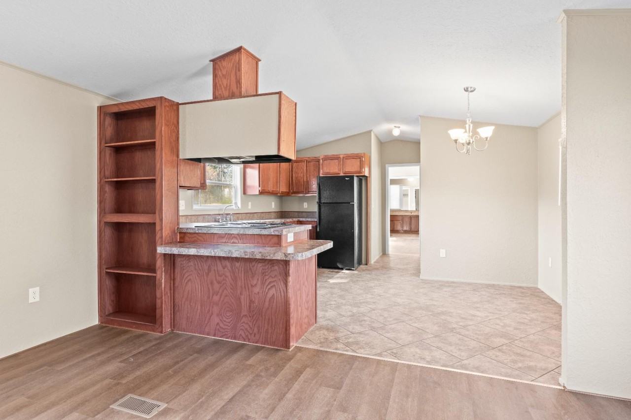 15666 Country Walk Dr - Photo 4 of 11