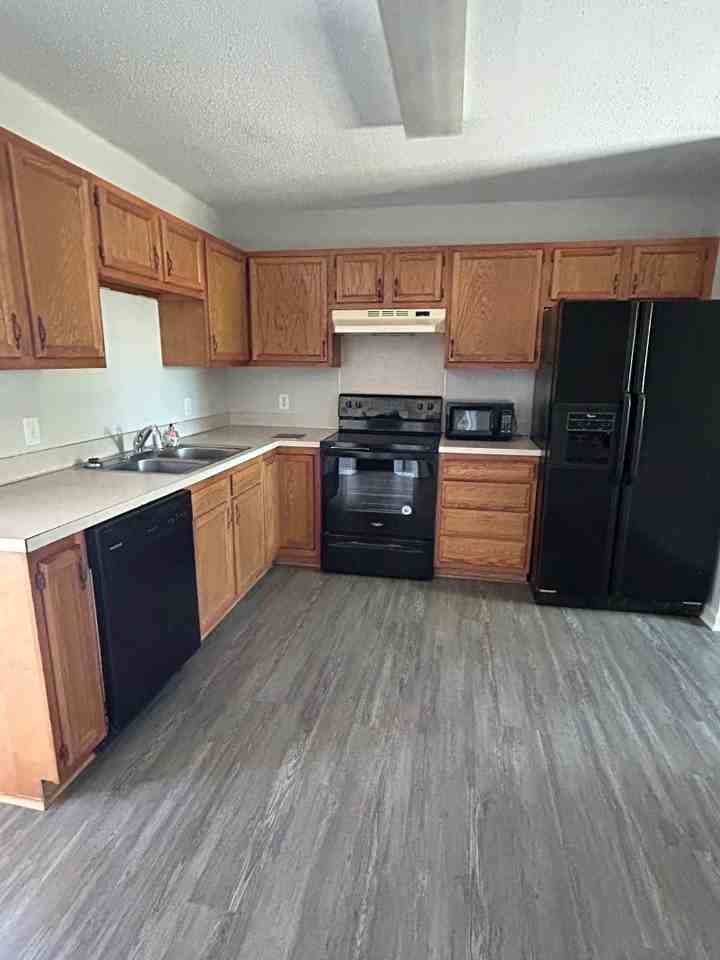 332 Cabarrus Ave W - Photo 2 of 9