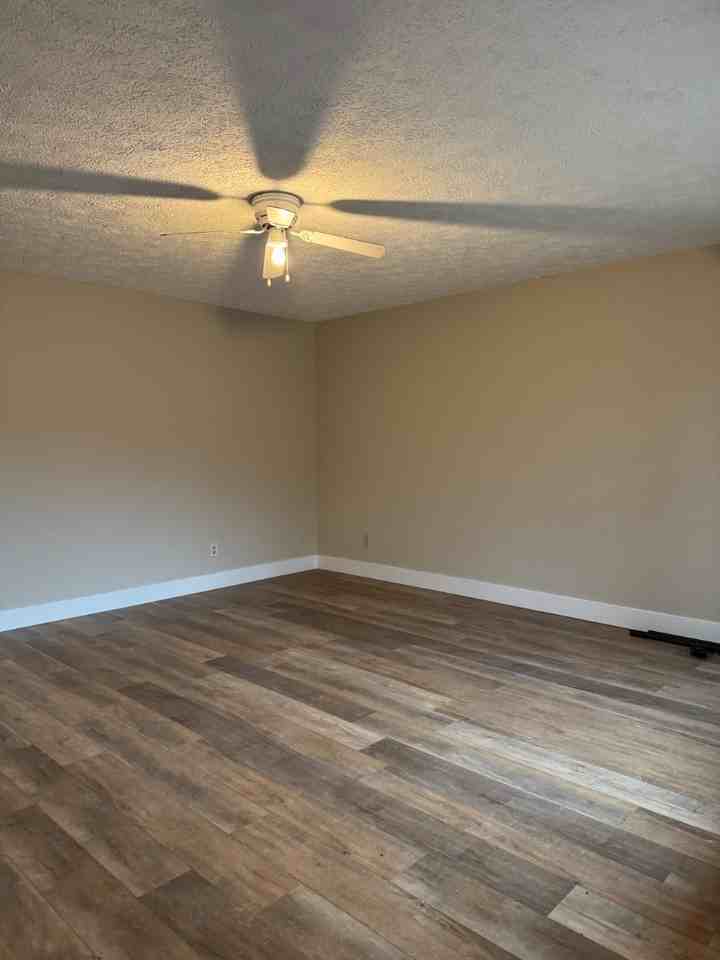 3584 Park Ln - Photo 2 of 10