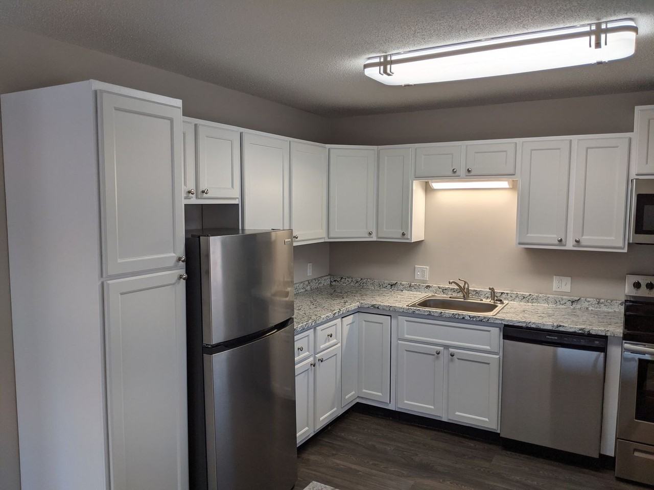 The Cove Apartments - Photo 2 of 33