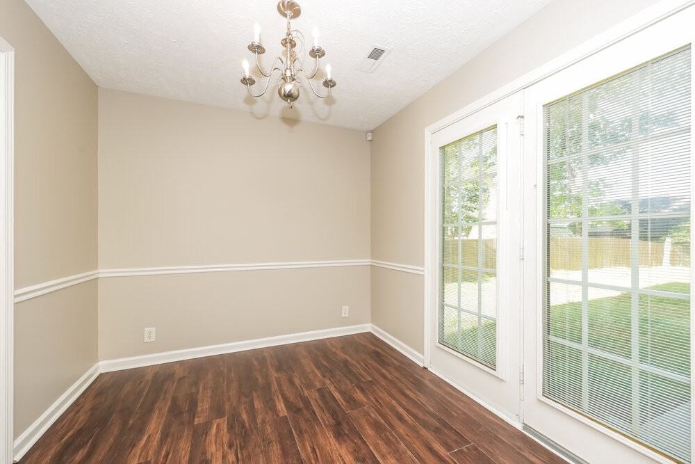 227 Niagra Ln - Photo 7 of 17