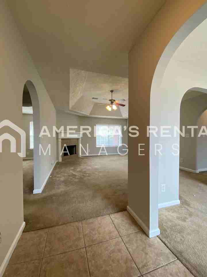 5773 Hammermill Loop - Photo 2 of 50