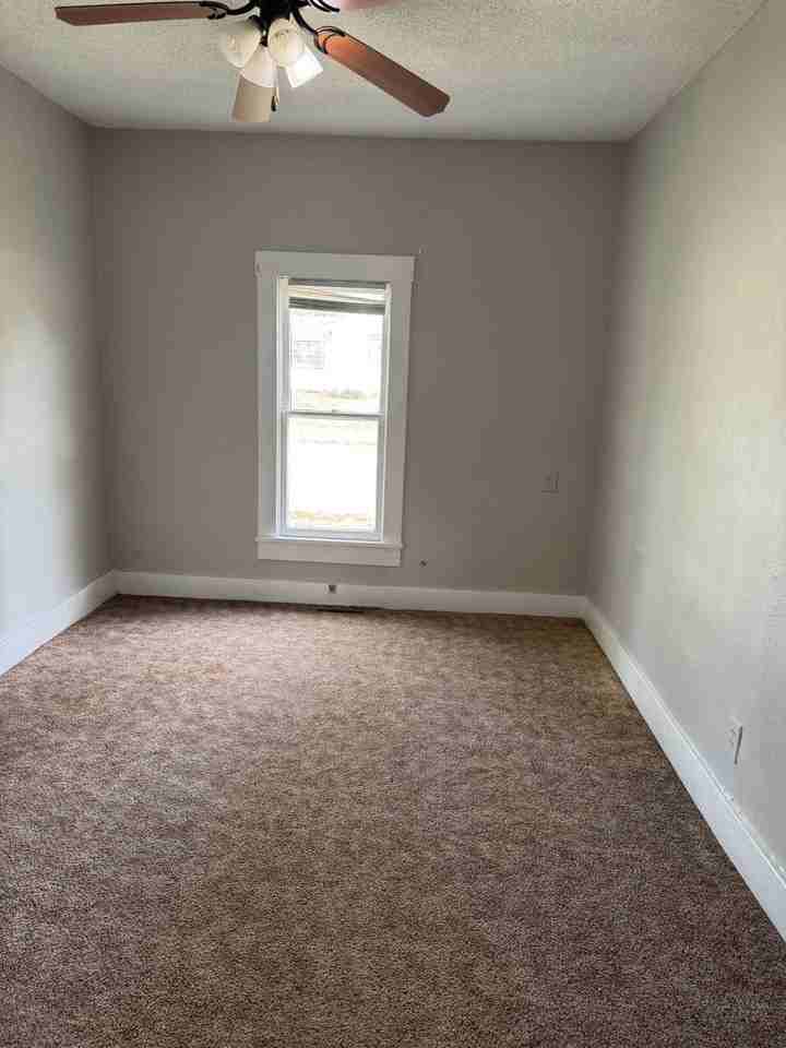 1224 N Cottonwood St - Photo 3 of 6