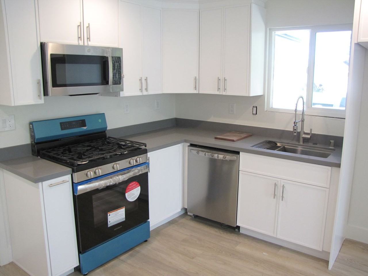 3408 W Alpine Ave - Photo 3 of 10