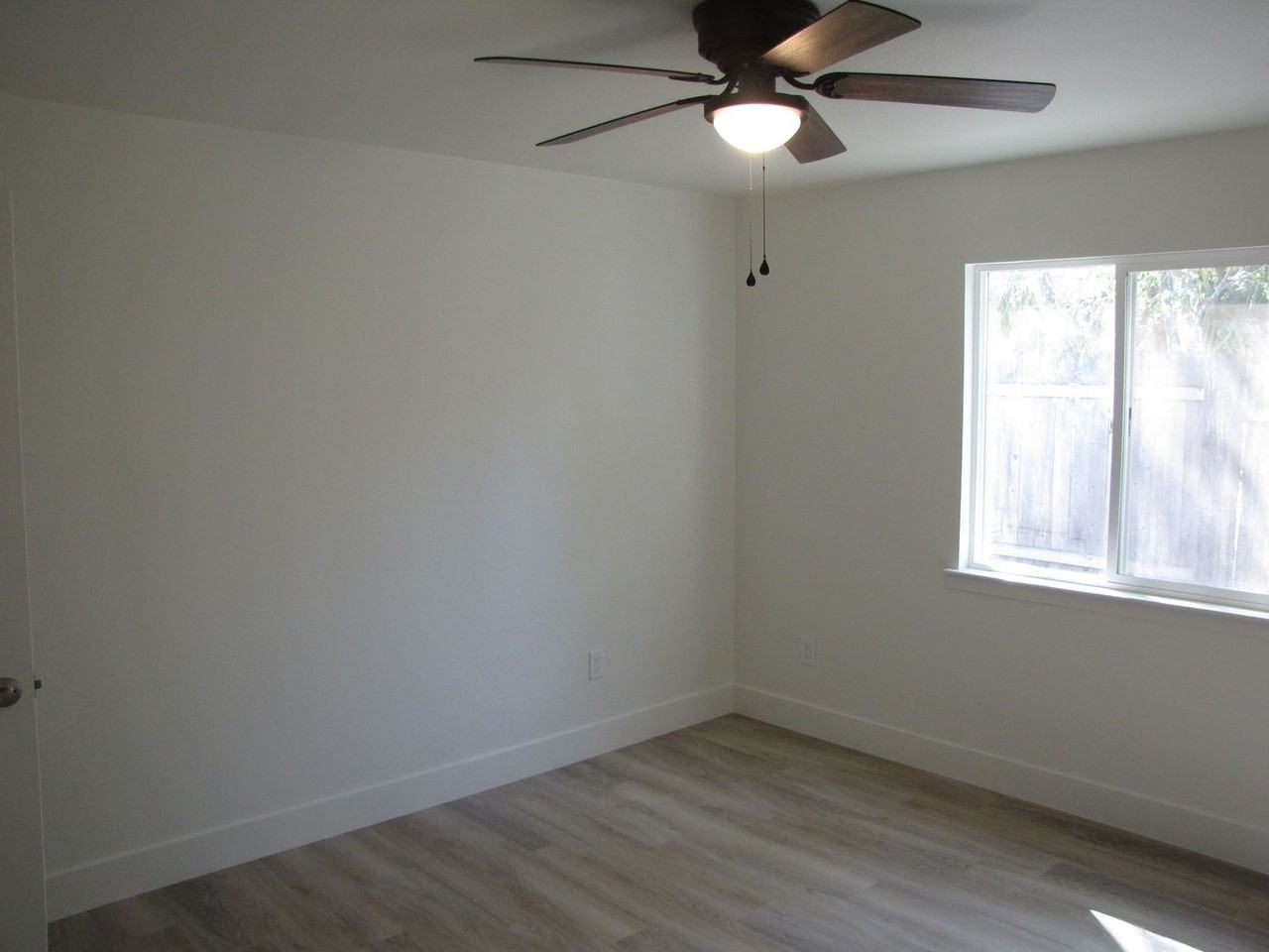 3408 W Alpine Ave - Photo 5 of 10