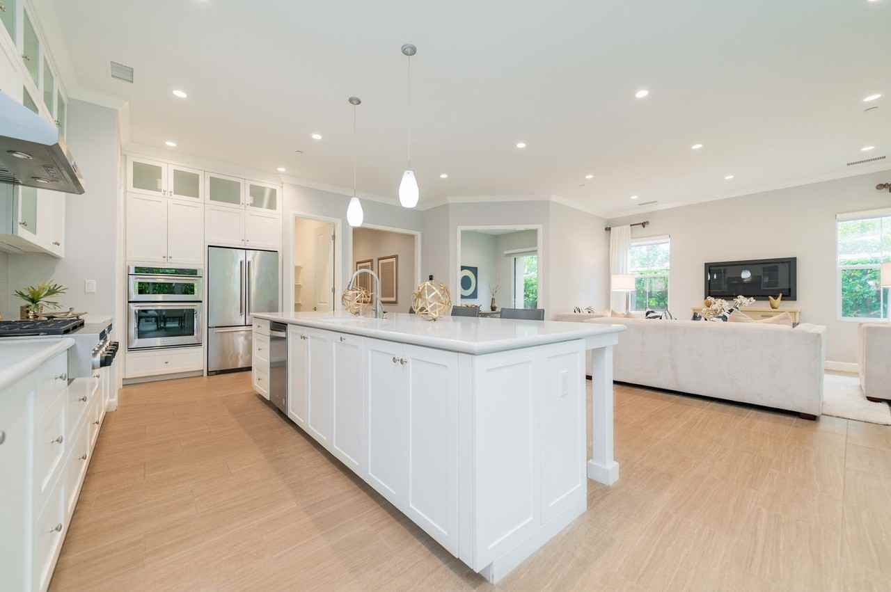 120 Meander - Photo 2 of 39