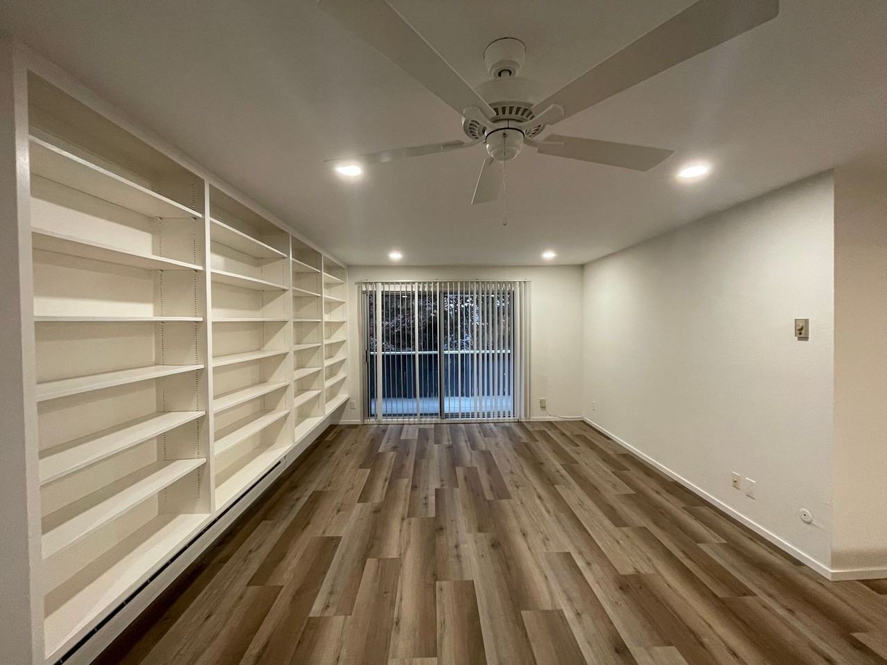 249 Boardwalk Ave #E - Photo 2 of 12