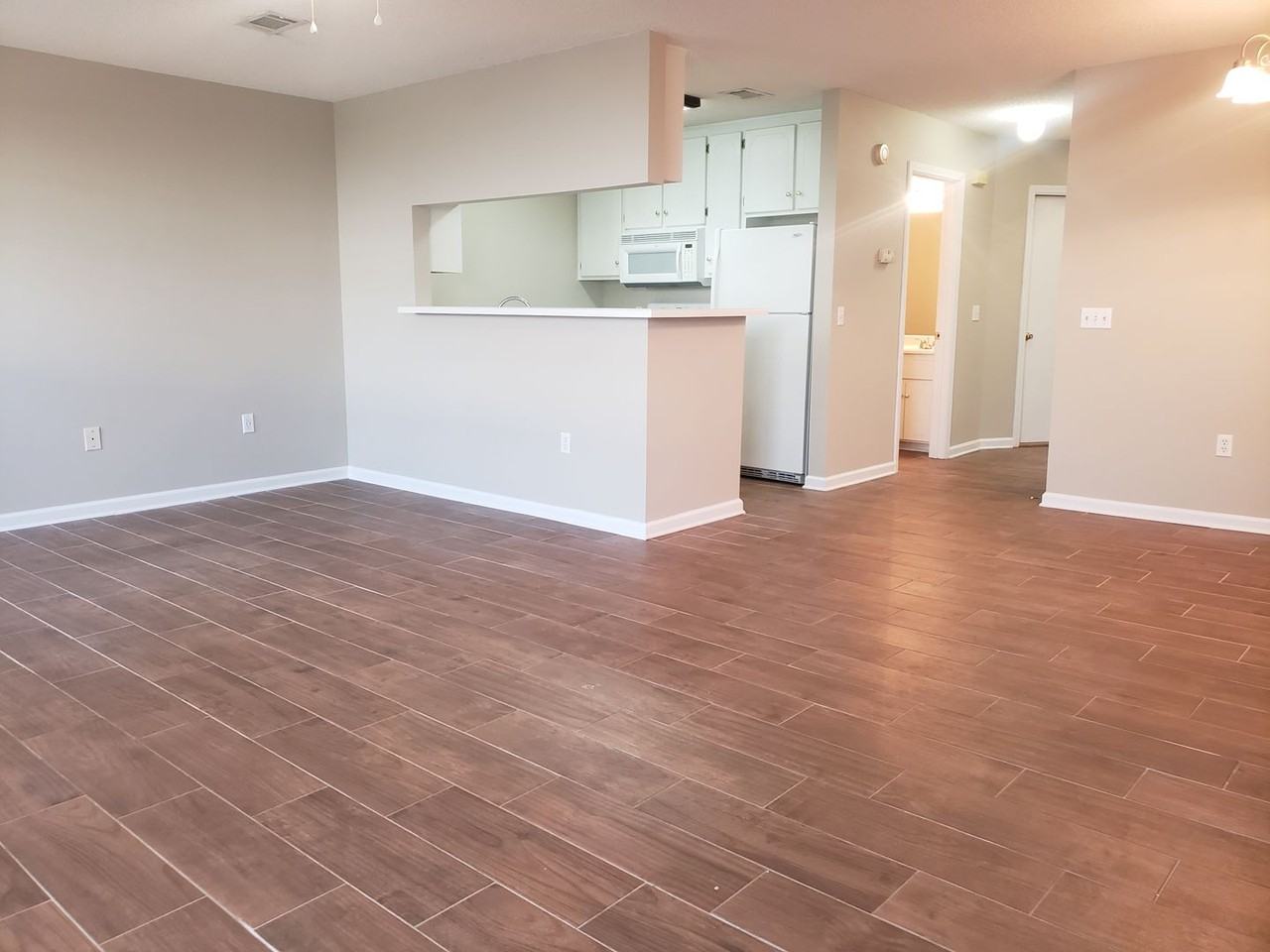 127 S Springview Dr - Photo 3 of 12