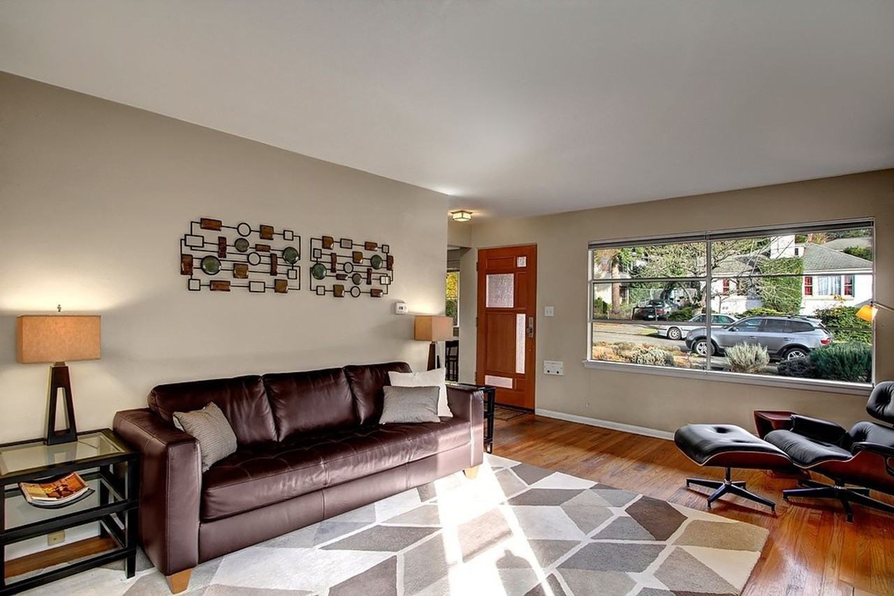 6529 27th Ave Ne - Photo 3 of 17