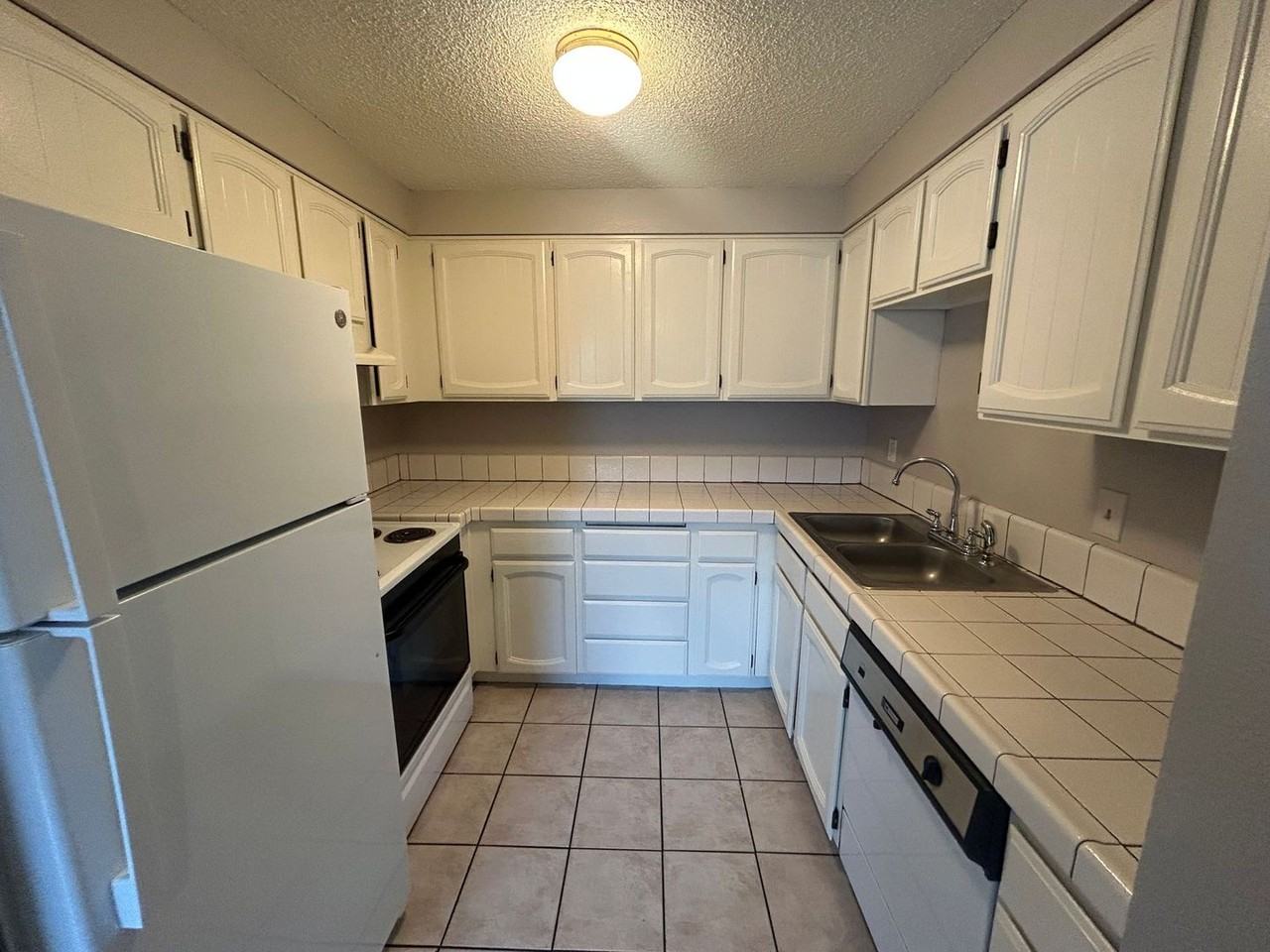 4185 Bristol Ct #B - Photo 3 of 7