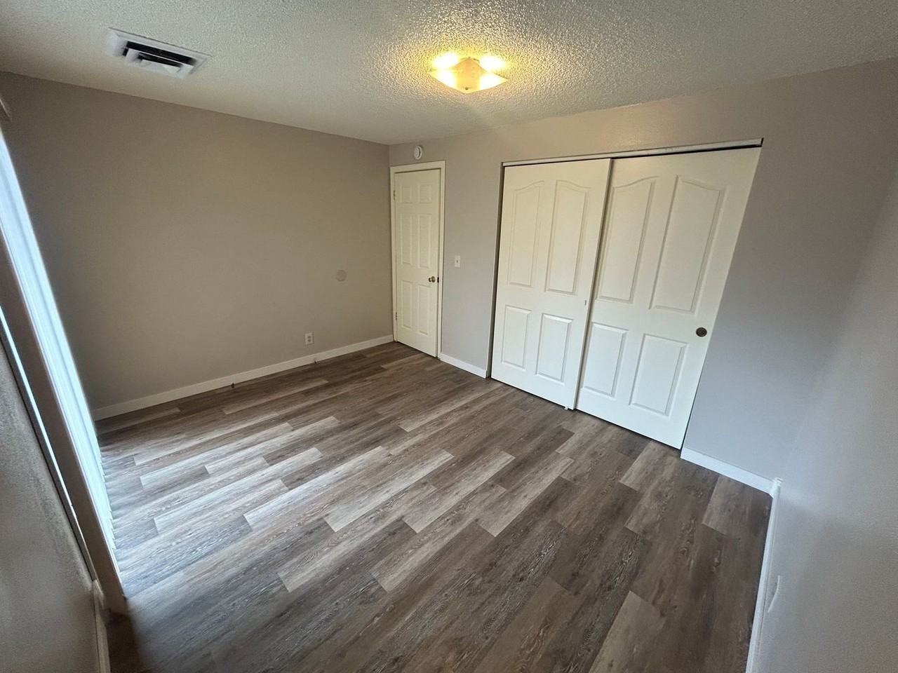 4185 Bristol Ct #B - Photo 6 of 7