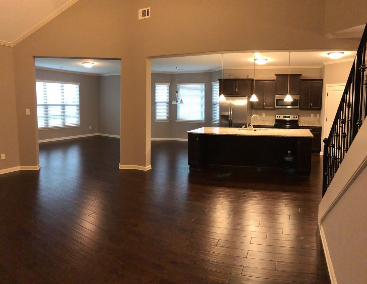 13338 Lapstone Ln - Photo 3 of 22