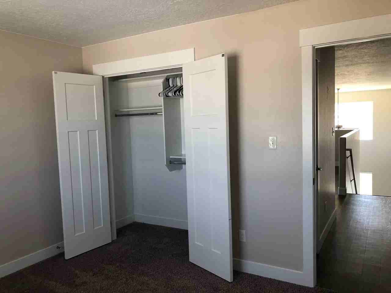 429 W 2150 N - Photo 7 of 15