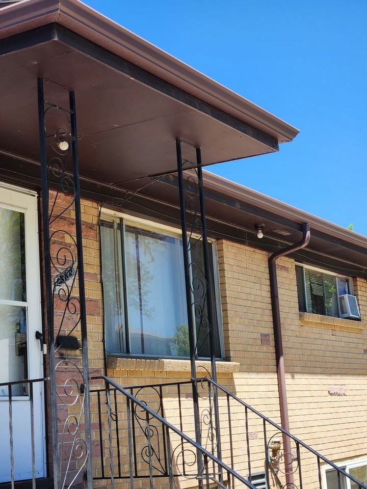 2335 Osceola St - Photo 3 of 10