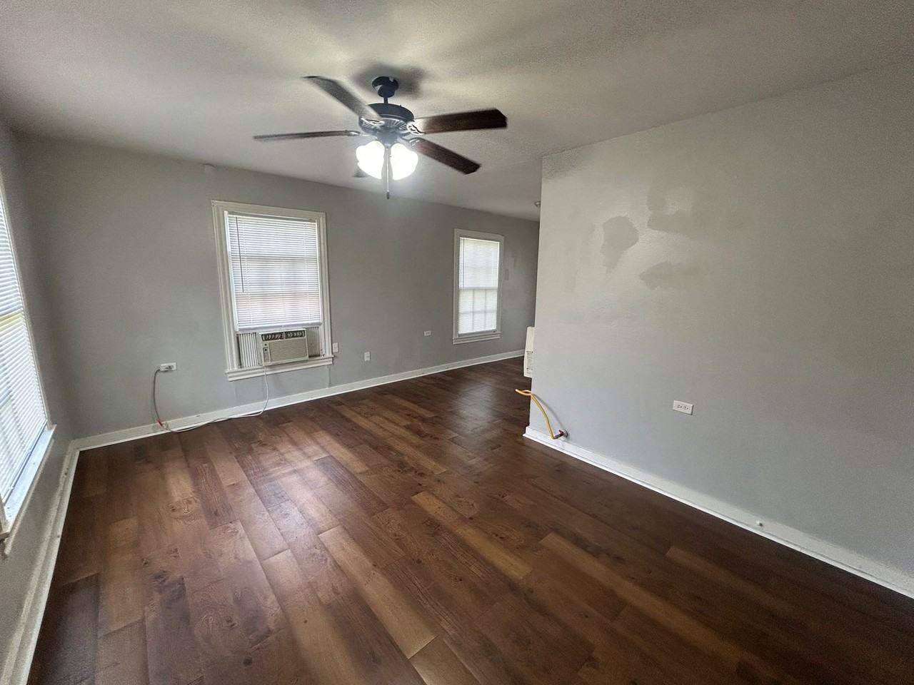 3928 Homan Ave - Photo 7 of 7