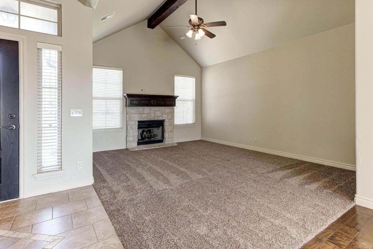 9016 Nw 75th St - Photo 7 of 33