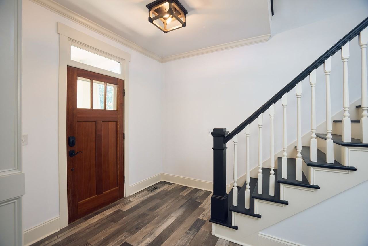 1069 Shadowridge Dr Se - Photo 2 of 23