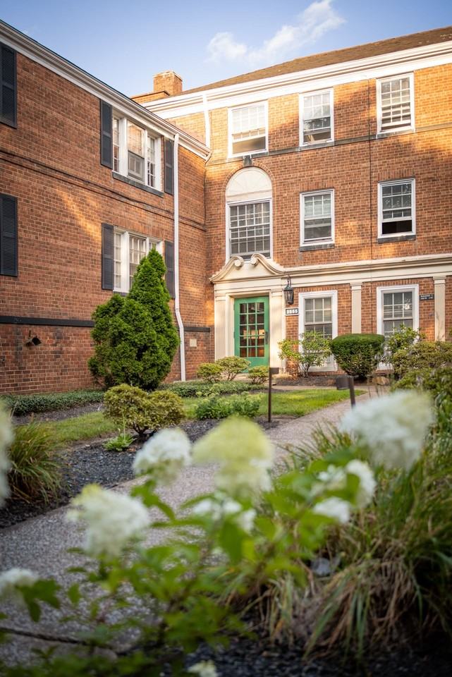 North Moreland Courts Apartments - Photo 3 of 13