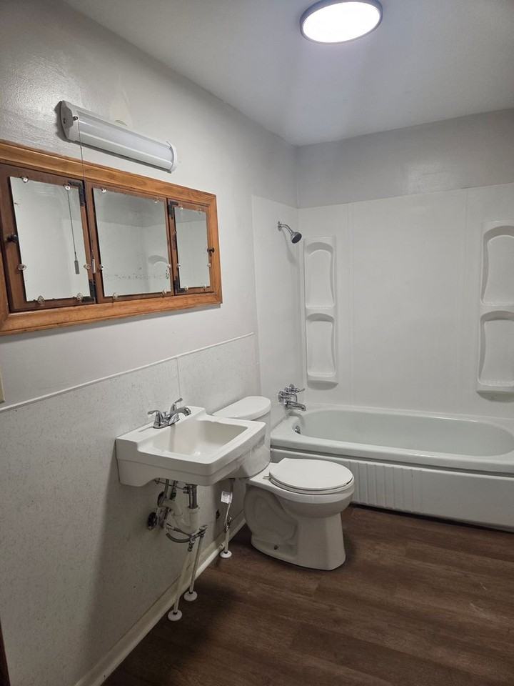 Cooks Building - Photo 4 of 6