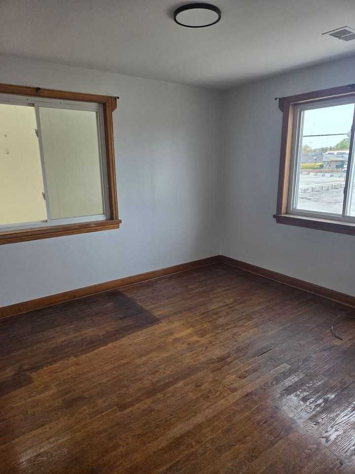 Cooks Building - Photo 5 of 6