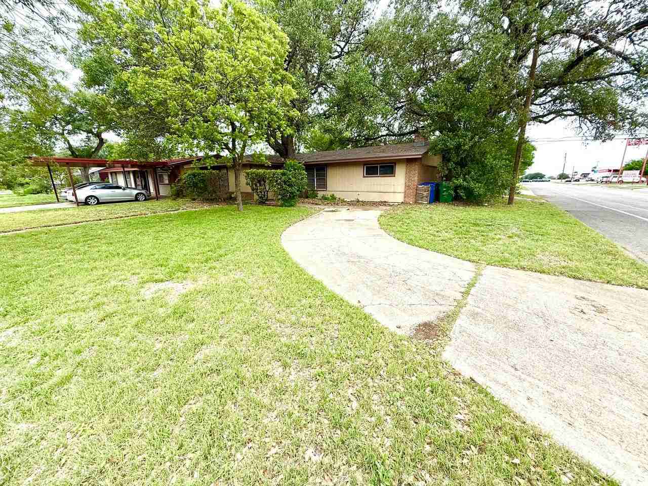 4215 Warpath St - Photo 2 of 25