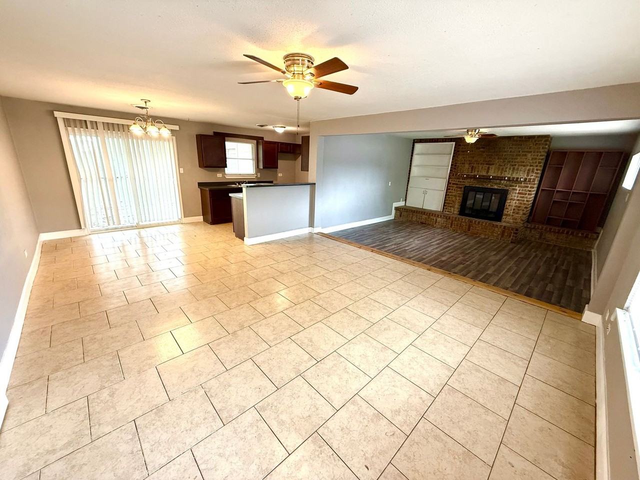 4215 Warpath St - Photo 3 of 25