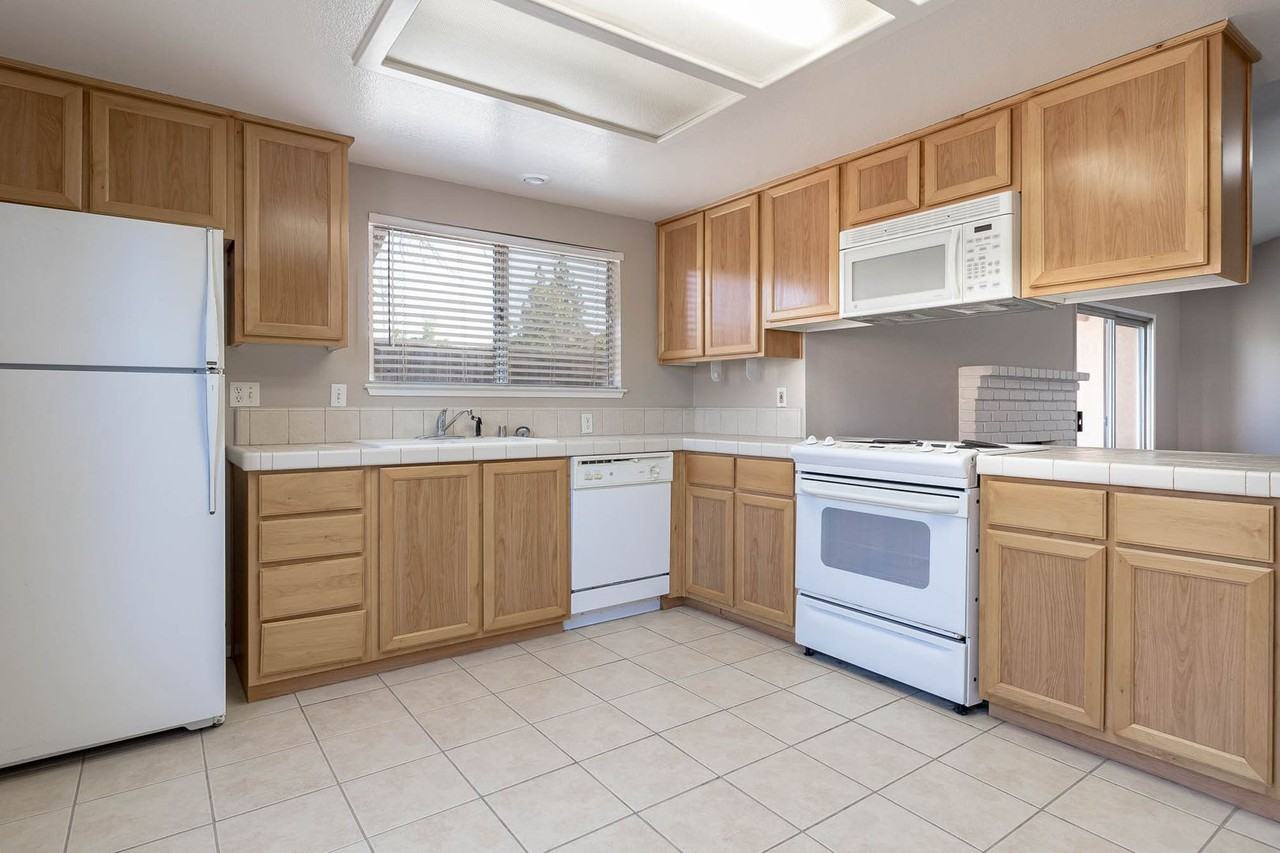 525 Lincoln Ave #A - Photo 4 of 26