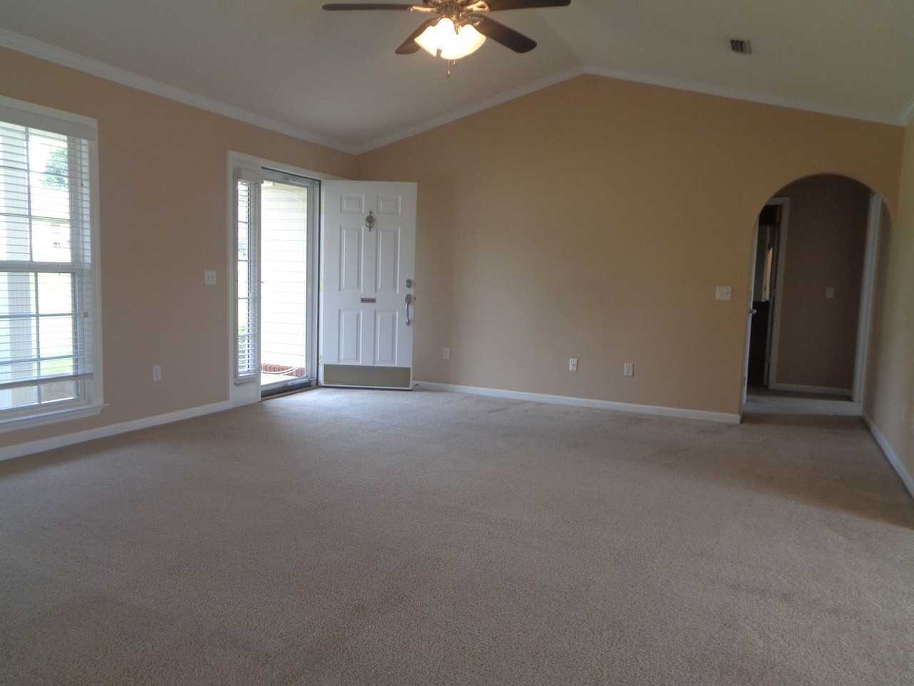 141 County Road 740 - Photo 3 of 17