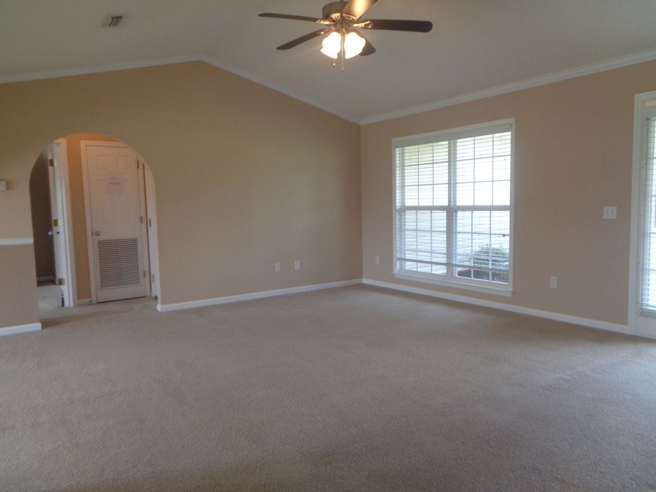 141 County Road 740 - Photo 4 of 17