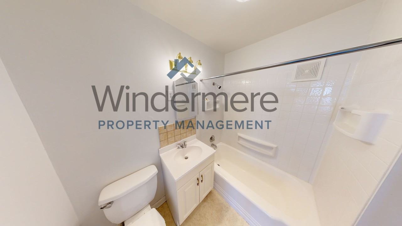 1736 Portland Ave - Photo 4 of 12