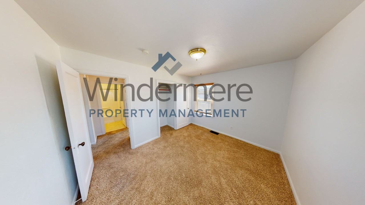 1736 Portland Ave - Photo 5 of 12