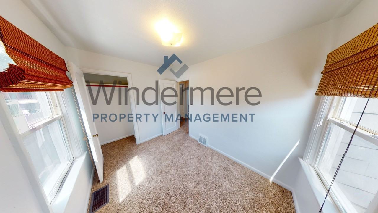1736 Portland Ave - Photo 6 of 12