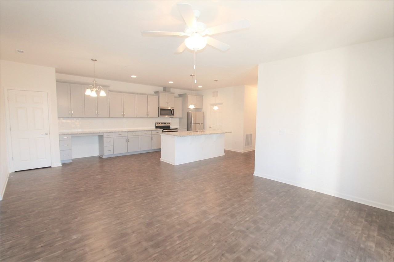 10280 Rose Meadow Ln - Photo 2 of 18