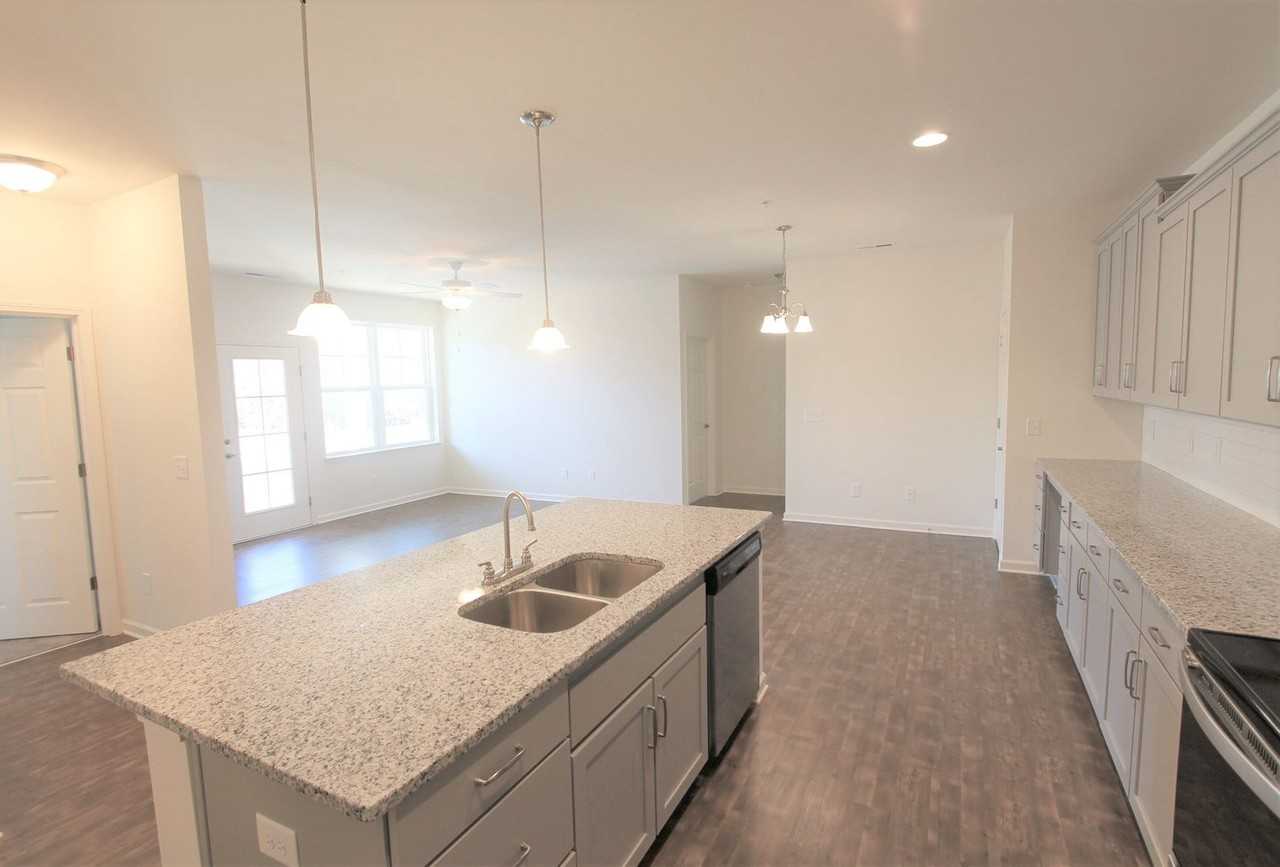 10280 Rose Meadow Ln - Photo 3 of 18